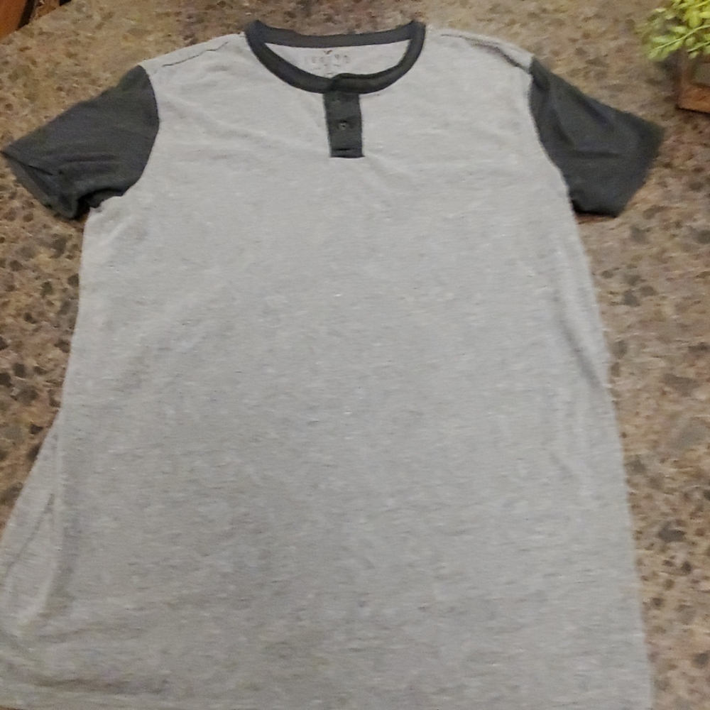 Legend short sleeve henley